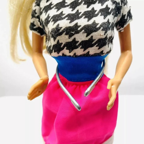 MATTEL BARBIE Doll Blond Hair Blue Eyes Earrings Two Piece Outfit 12" Tall Used - Picture 3 of 11